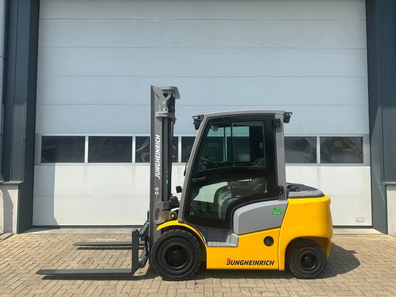 Jungheinrich DFG 425 Triplex Freelift Sideshift 2.5 ton Diesel Heftruck as New ! 675 hours ! - 디젤 지게차 : 사진 1 Jungheinrich DFG 425 Triplex Freelift Sideshift 2.5 ton Diesel Heftruck as New ! 675 hours ! - 디젤 지게차 : 사진 1