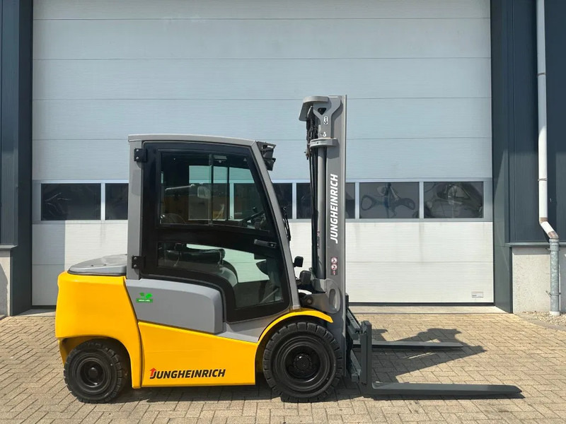 Jungheinrich DFG 425 Triplex Freelift Sideshift 2.5 ton Diesel Heftruck as New ! 675 hours ! - 디젤 지게차 : 사진 3 Jungheinrich DFG 425 Triplex Freelift Sideshift 2.5 ton Diesel Heftruck as New ! 675 hours ! - 디젤 지게차 : 사진 3