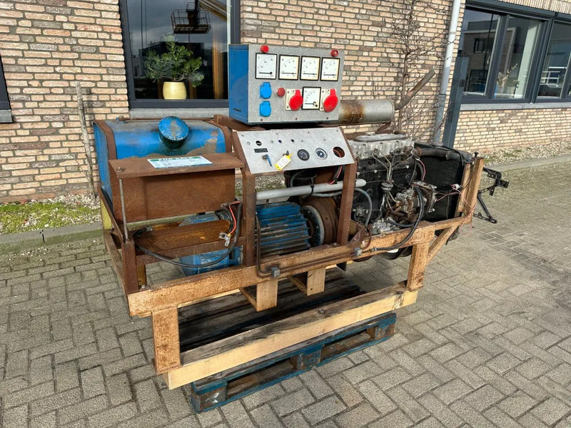 Mercedes-Benz 4 cilinder 14 kVA generatorset - 발전기 세트 : 사진 2 Mercedes-Benz 4 cilinder 14 kVA generatorset - 발전기 세트 : 사진 2