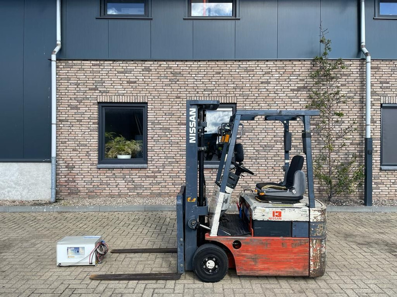 Nissan NX01L13U Elektra 1.25 ton Triplex Freelift Heftruck - 전기 지게차 : 사진 1 Nissan NX01L13U Elektra 1.25 ton Triplex Freelift Heftruck - 전기 지게차 : 사진 1