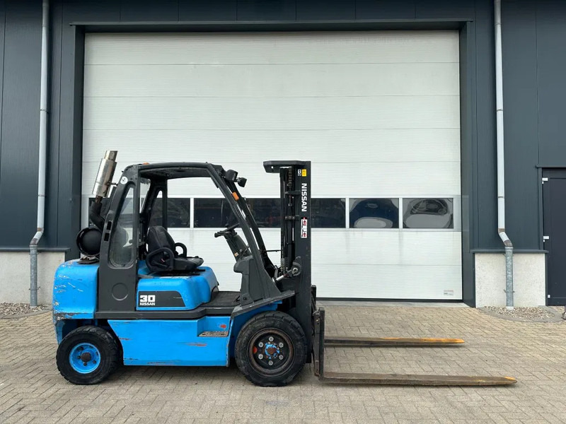 Nissan UGD02A30P0 3 ton Triplex Freelift LPG Heftruck - LPG 지게차 : 사진 3 Nissan UGD02A30P0 3 ton Triplex Freelift LPG Heftruck - LPG 지게차 : 사진 3