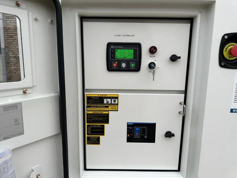 Perkins 1104C-44TAG2 Leroy Somer 110 kVA Silent generatorset LOADSHARING / SYNCHRONISING TO GRID - 발전기 세트 : 사진 4 Perkins 1104C-44TAG2 Leroy Somer 110 kVA Silent generatorset LOADSHARING / SYNCHRONISING TO GRID - 발전기 세트 : 사진 4