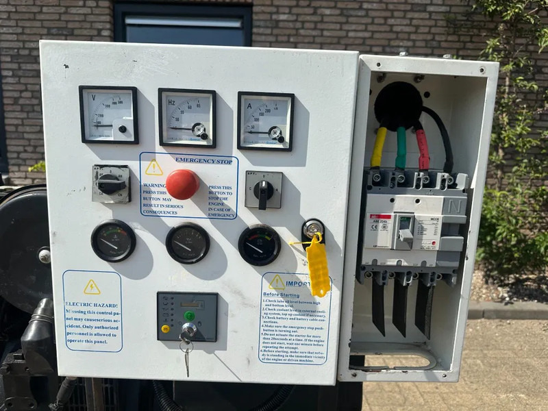 Perkins Stamford 100 kVA noodstroom generatorset - 발전기 세트 : 사진 4 Perkins Stamford 100 kVA noodstroom generatorset - 발전기 세트 : 사진 4