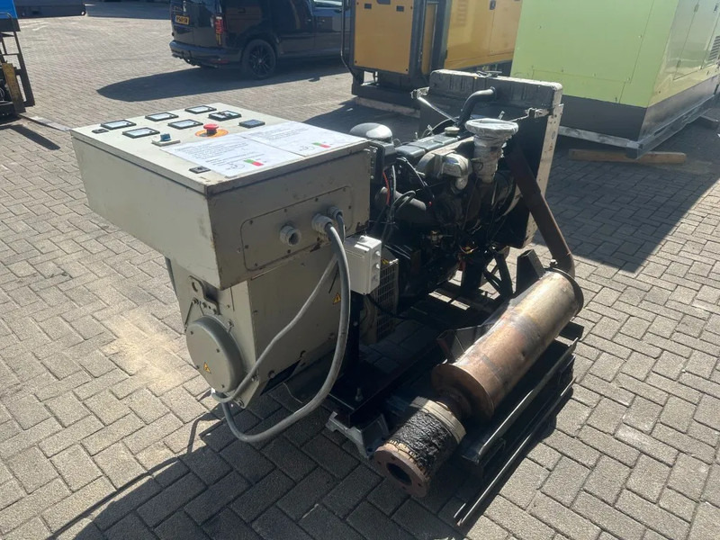 Perkins T4.236 Stamford 60 kVA generatorset 645 hours ! - 발전기 세트 : 사진 3 Perkins T4.236 Stamford 60 kVA generatorset 645 hours ! - 발전기 세트 : 사진 3