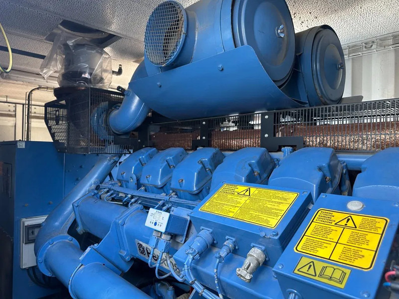 SDMO Perkins Leroy Somer 1460 kVA Silent generatorset Powerplant in 40 ft container - 발전기 세트 : 사진 2 SDMO Perkins Leroy Somer 1460 kVA Silent generatorset Powerplant in 40 ft container - 발전기 세트 : 사진 2
