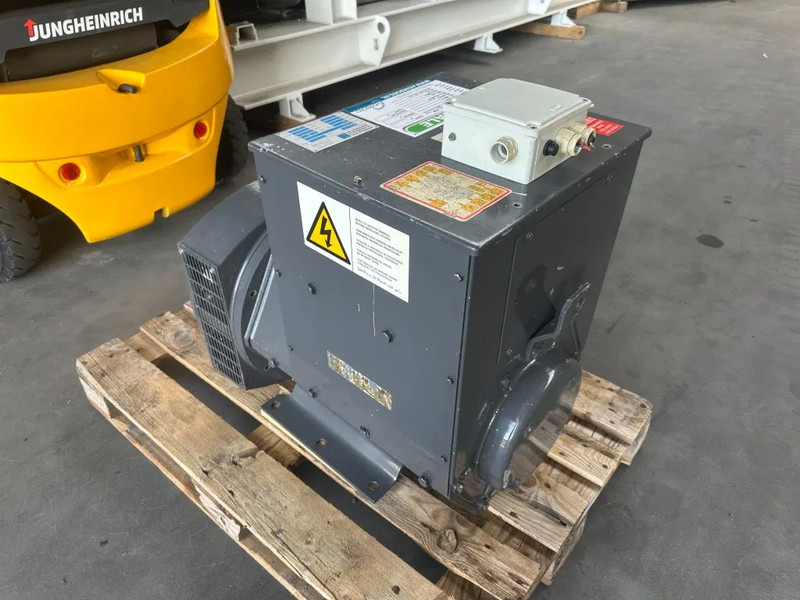 Stamford UC.I224F2 Generatordeel 65 kVA Alternator as New ! - 발전기 세트 : 사진 5 Stamford UC.I224F2 Generatordeel 65 kVA Alternator as New ! - 발전기 세트 : 사진 5