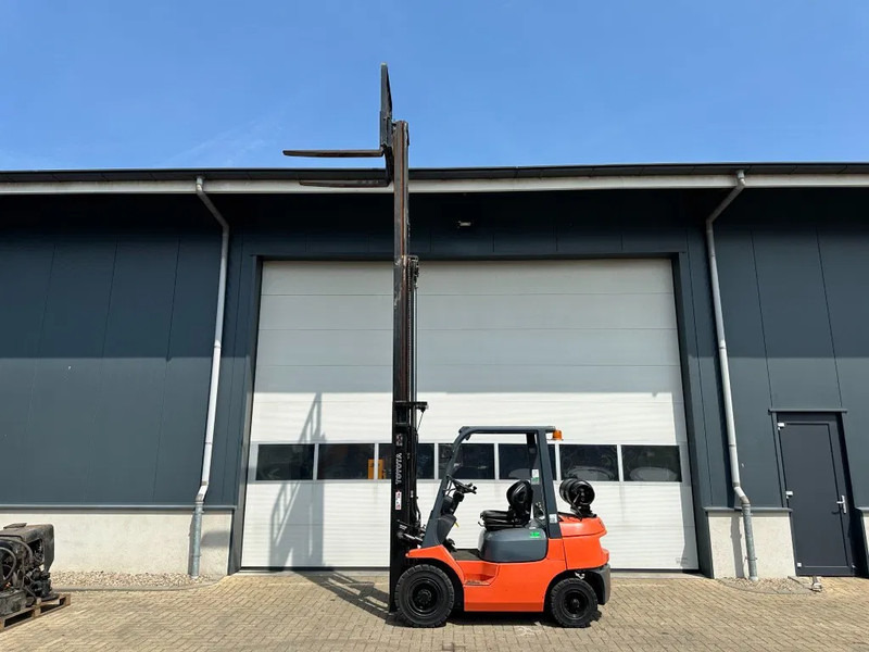 Toyota 2.5 ton Triplex Freelift Sideshift LPG Heftruck - LPG 지게차 : 사진 3 Toyota 2.5 ton Triplex Freelift Sideshift LPG Heftruck - LPG 지게차 : 사진 3