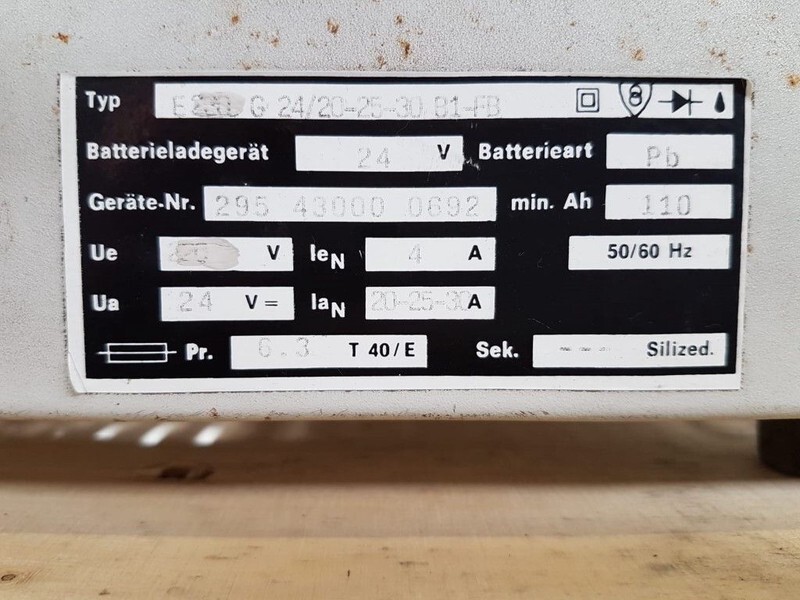 Acculader 24 Volt Acculader 230 Volt Battery Charger - 도구/ 장비 : 사진 3 Acculader 24 Volt Acculader 230 Volt Battery Charger - 도구/ 장비 : 사진 3