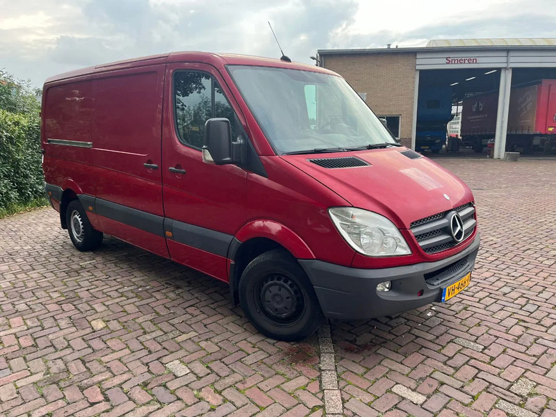 Mercedes-Benz Sprinter 313 CDI L2H1 - 패널 밴 : 사진 3 Mercedes-Benz Sprinter 313 CDI L2H1 - 패널 밴 : 사진 3