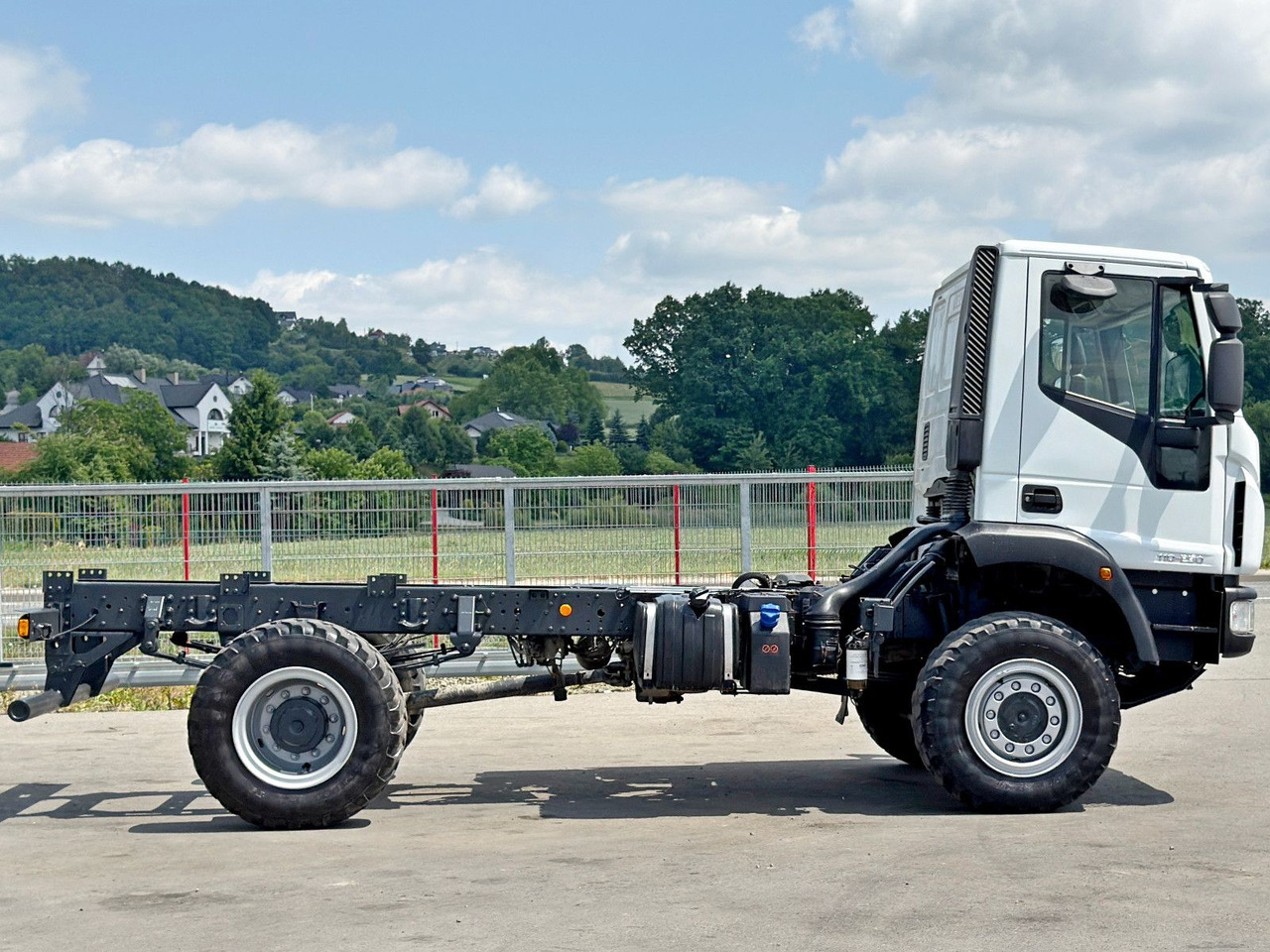 Iveco EUROCARGO 110-250* PLATFORM 4,60 m* 4x4 - 캡 새시 트럭 : 사진 4 Iveco EUROCARGO 110-250* PLATFORM 4,60 m* 4x4 - 캡 새시 트럭 : 사진 4