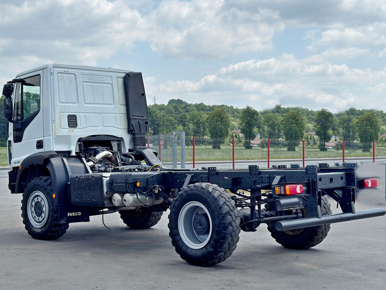 Iveco EUROCARGO 110-250* PLATFORM 4,60 m* 4x4 - 캡 새시 트럭 : 사진 5 Iveco EUROCARGO 110-250* PLATFORM 4,60 m* 4x4 - 캡 새시 트럭 : 사진 5