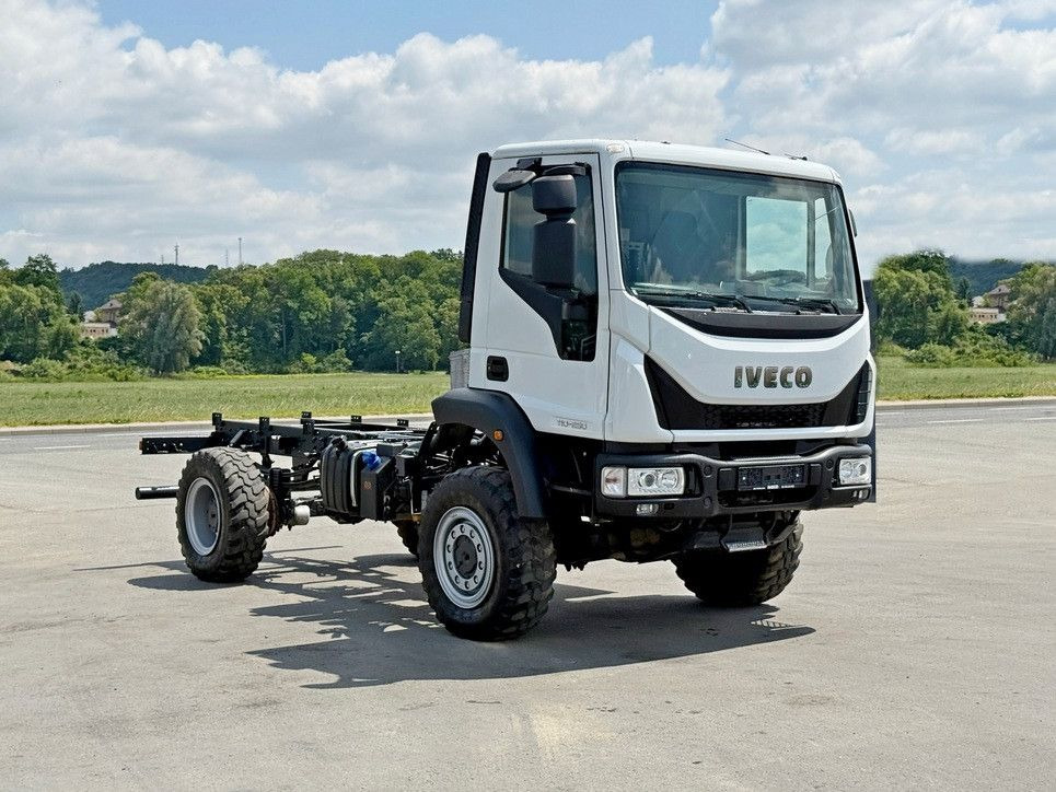 Iveco EUROCARGO 110-250* PLATFORM 4,60 m* 4x4 - 캡 새시 트럭 : 사진 2 Iveco EUROCARGO 110-250* PLATFORM 4,60 m* 4x4 - 캡 새시 트럭 : 사진 2