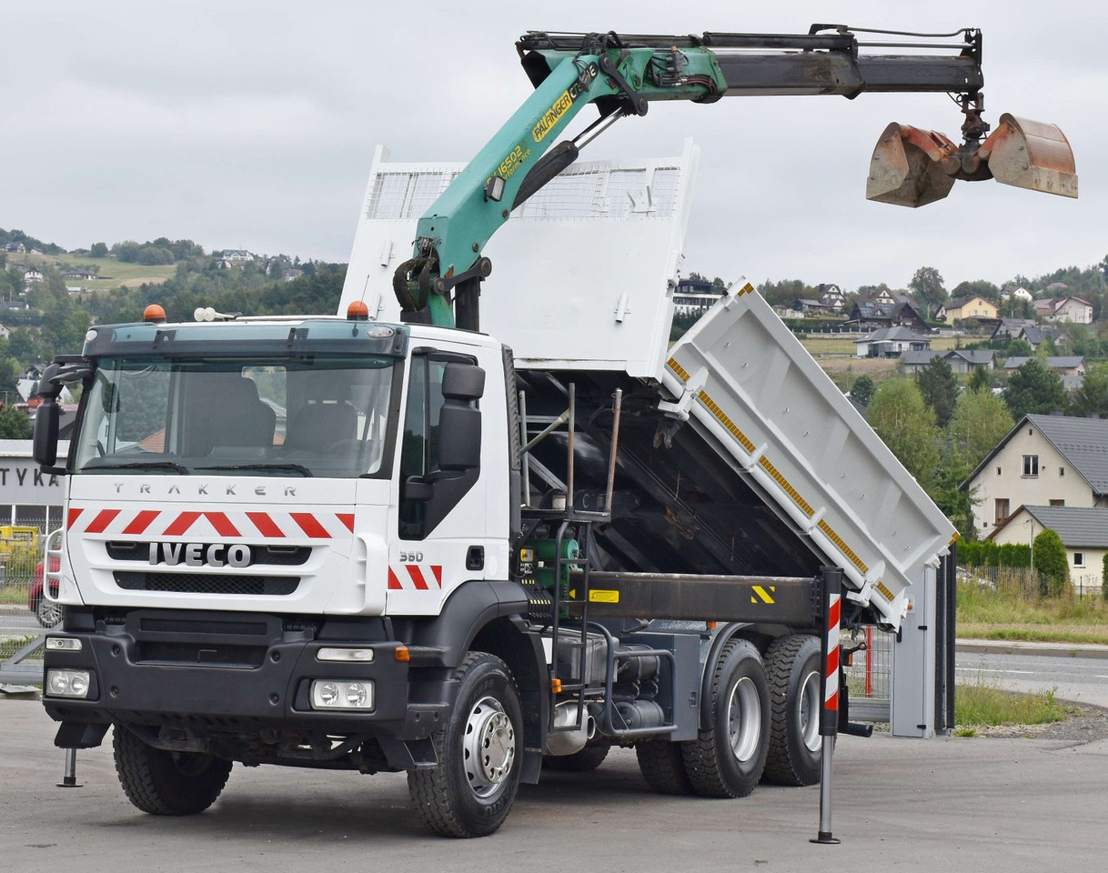 Iveco TRAKKER 360 * Kipper 5,20m* PK 16502 / FUNK*6x4 - 크레인 트럭 : 사진 3 Iveco TRAKKER 360 * Kipper 5,20m* PK 16502 / FUNK*6x4 - 크레인 트럭 : 사진 3