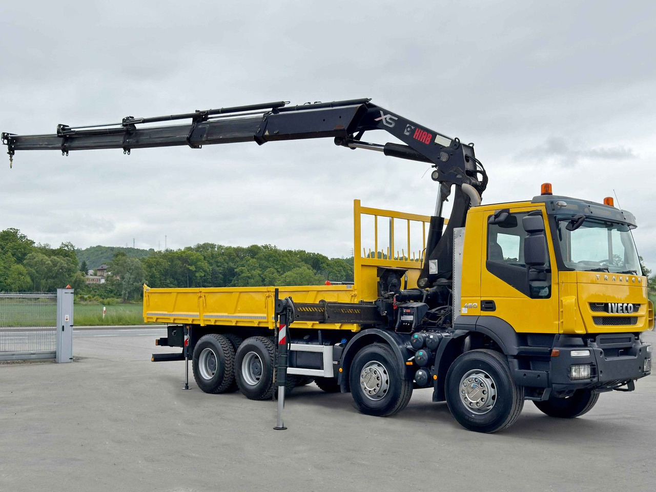 Iveco TRAKKER 450* HIAB 377 EP-4 HIPRO/FUNK/ 8x4 - 크레인 트럭 : 사진 2 Iveco TRAKKER 450* HIAB 377 EP-4 HIPRO/FUNK/ 8x4 - 크레인 트럭 : 사진 2