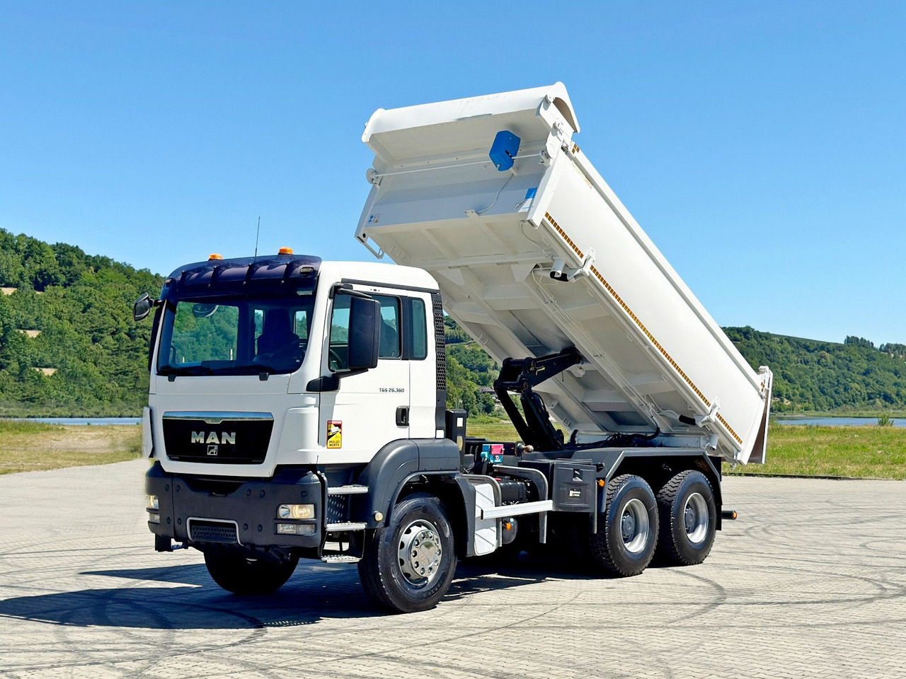 MAN TGS 26.360 Kipper 5,20 m + BORDMATIC / 6x4 - 덤프트럭, 크레인 트럭 : 사진 2 MAN TGS 26.360 Kipper 5,20 m + BORDMATIC / 6x4 - 덤프트럭, 크레인 트럭 : 사진 2