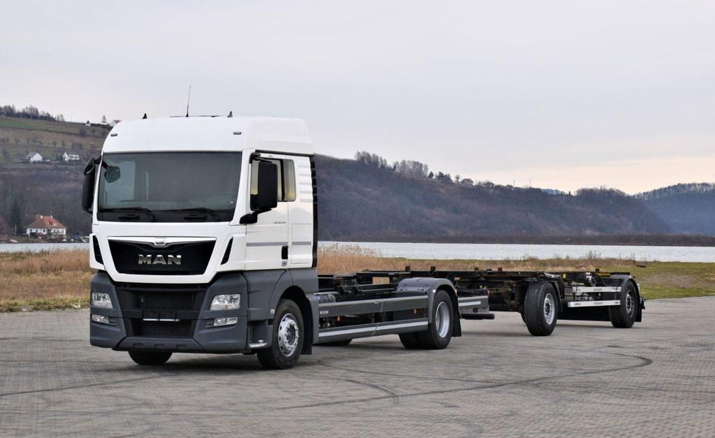 MAN TGX 18.440 Fahrgestell 7,00m + Anhänger 6,90m - 캡 새시 트럭, 크레인 트럭 : 사진 2 MAN TGX 18.440 Fahrgestell 7,00m + Anhänger 6,90m - 캡 새시 트럭, 크레인 트럭 : 사진 2