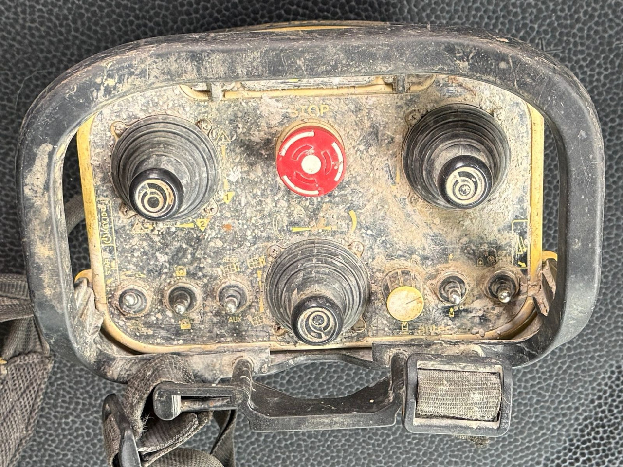 리스  Mercedes-Benz ACTROS 3241 * Betonpumpe 24 m + FUNK / 8x4 Mercedes-Benz ACTROS 3241 * Betonpumpe 24 m + FUNK / 8x4 : 사진 9