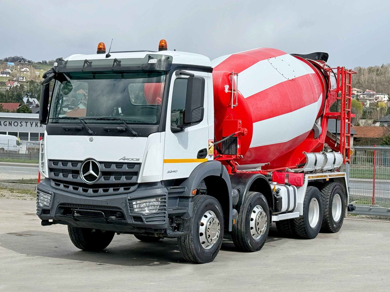 Mercedes-Benz AROCS 3240 * Betonmischer * 8x4 * TOPZUSTAND - 콘크리트 믹서 트럭 : 사진 2 Mercedes-Benz AROCS 3240 * Betonmischer * 8x4 * TOPZUSTAND - 콘크리트 믹서 트럭 : 사진 2