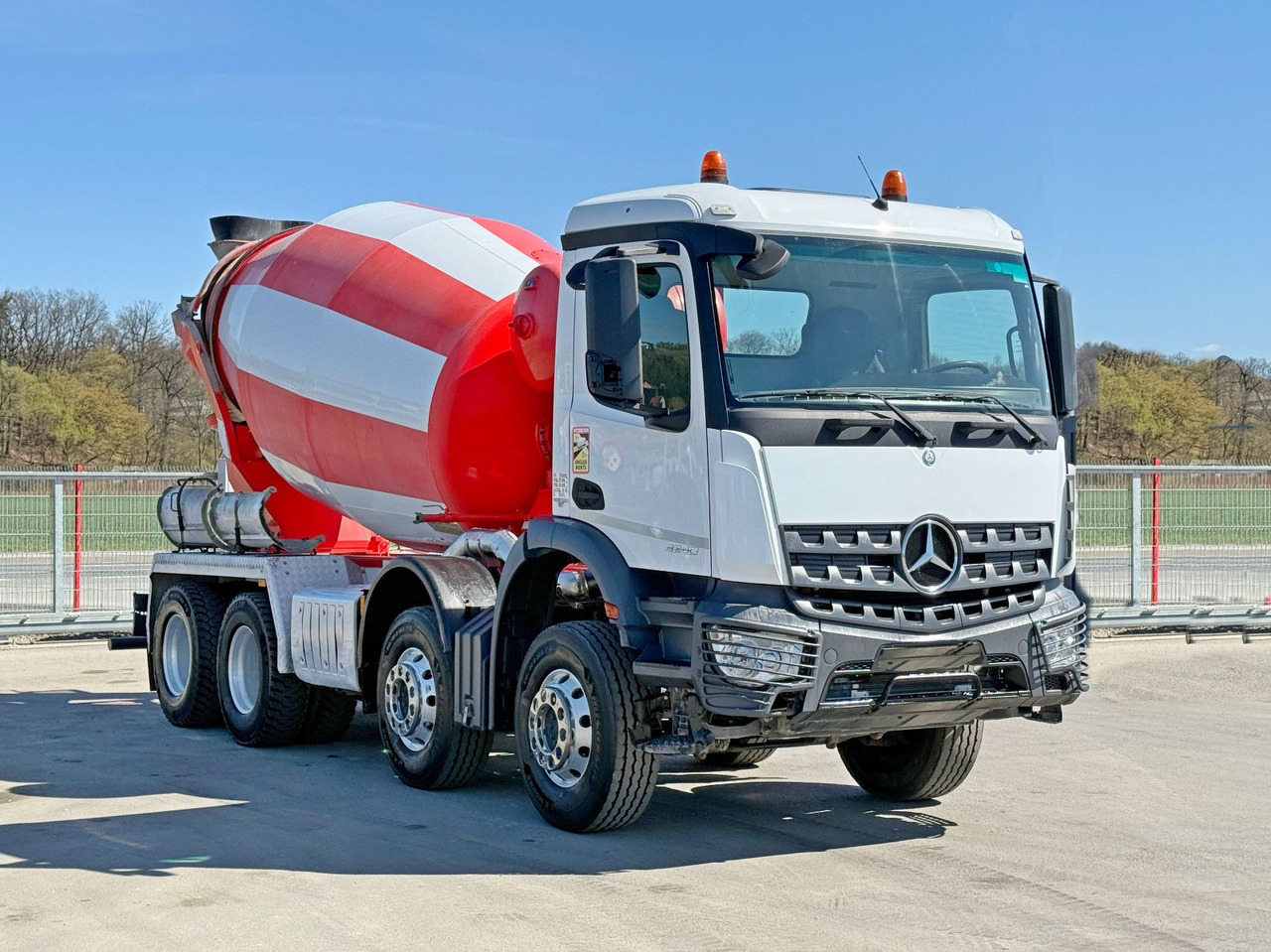 Mercedes-Benz AROCS 3240 * Betonmischer * 8x4 * TOPZUSTAND - 콘크리트 믹서 트럭 : 사진 1 Mercedes-Benz AROCS 3240 * Betonmischer * 8x4 * TOPZUSTAND - 콘크리트 믹서 트럭 : 사진 1
