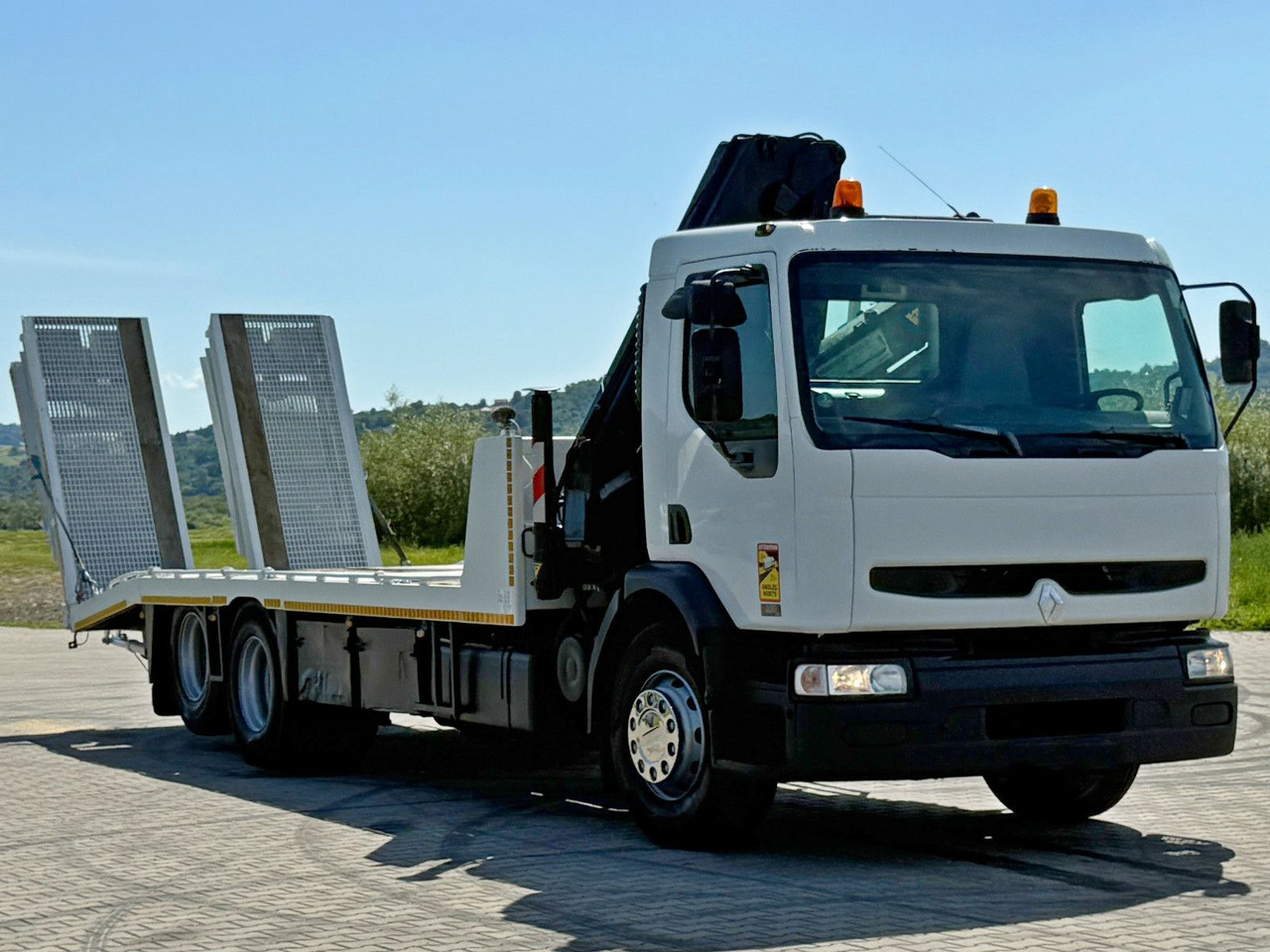 Renault KERAX 320 DCI* ABSCHLEPPWAGEN 7,35m + HIAB 140A - 견인 트럭 : 사진 4 Renault KERAX 320 DCI* ABSCHLEPPWAGEN 7,35m + HIAB 140A - 견인 트럭 : 사진 4