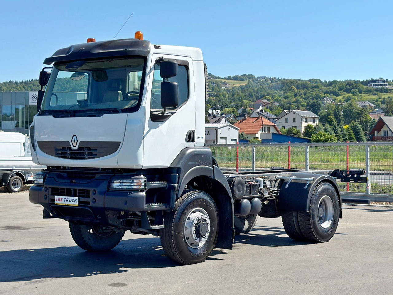 Renault KERAX 370 * FAHRGESTELL 4,55 m / 4x4*TOPZUSTAND - 캡 새시 트럭 : 사진 2 Renault KERAX 370 * FAHRGESTELL 4,55 m / 4x4*TOPZUSTAND - 캡 새시 트럭 : 사진 2