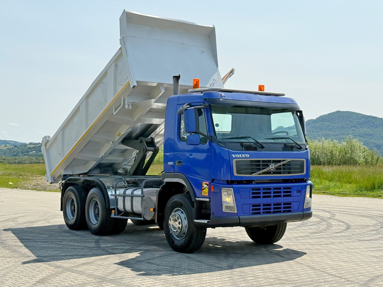 Volvo FM 380 Kipper 5,20 m + BORDMATIC / 6x4 - 덤프트럭, 크레인 트럭 : 사진 1 Volvo FM 380 Kipper 5,20 m + BORDMATIC / 6x4 - 덤프트럭, 크레인 트럭 : 사진 1