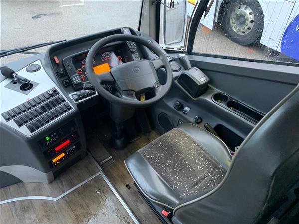 Interior photo 1: 대형 버스 2014 Volvo B9r Caetano Levante