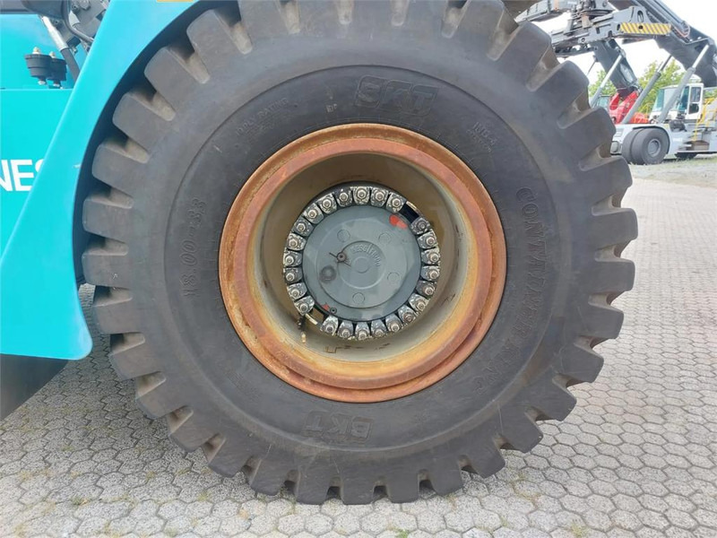 리치 스태커 KONECRANES SMV 4531 CB5 : 사진 12 리치 스태커 KONECRANES SMV 4531 CB5 : 사진 12