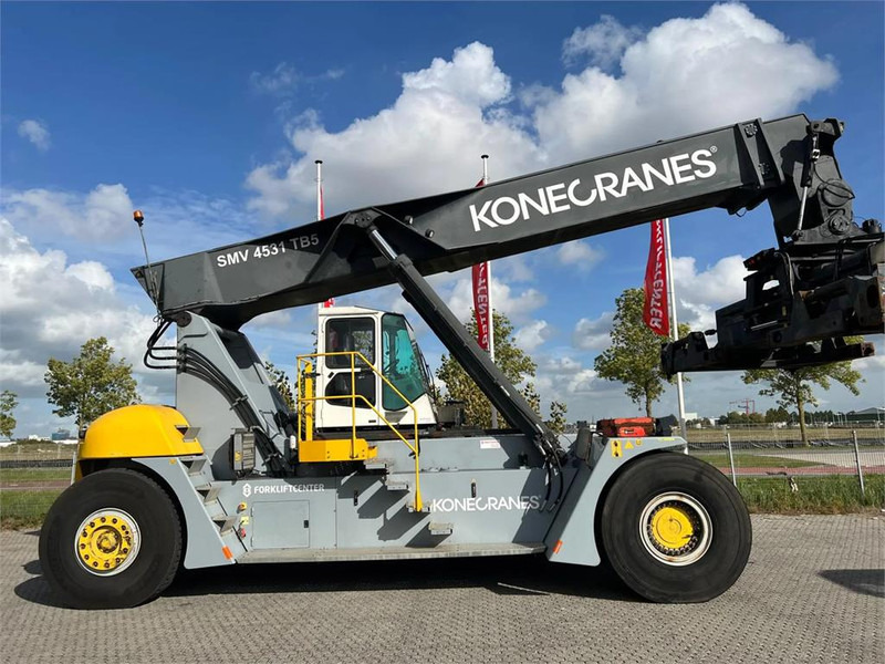 KONECRANES SMV 4531 TB5 - 리치 스태커 : 사진 1 KONECRANES SMV 4531 TB5 - 리치 스태커 : 사진 1