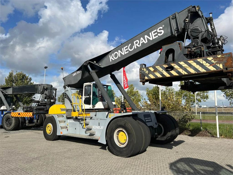 KONECRANES SMV 4531 TB5 - 리치 스태커 : 사진 3 KONECRANES SMV 4531 TB5 - 리치 스태커 : 사진 3