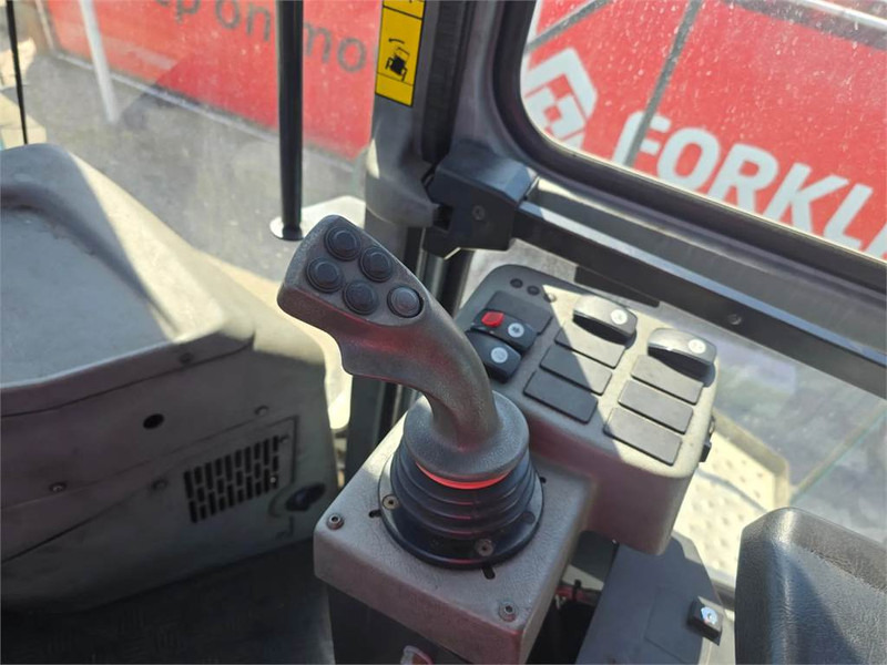 KONECRANES SMV 4535 TB5 - 리치 스태커 : 사진 3 KONECRANES SMV 4535 TB5 - 리치 스태커 : 사진 3