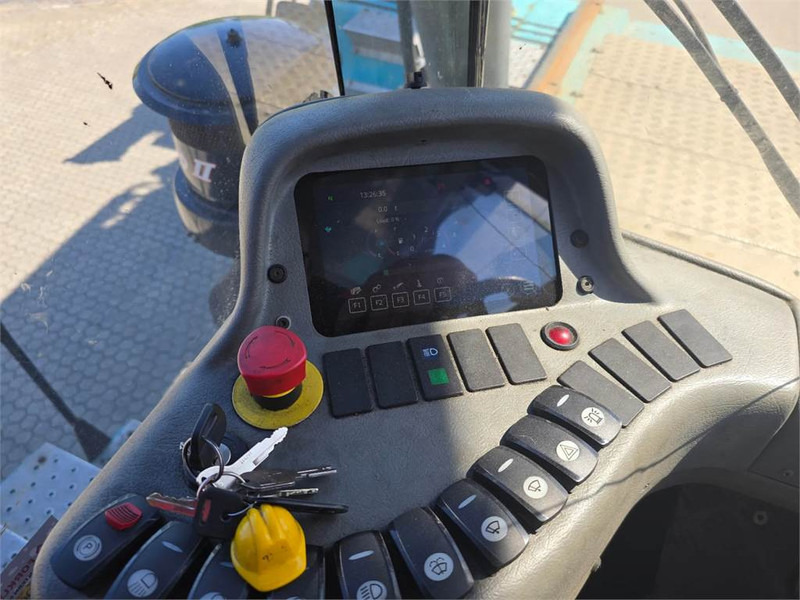 KONECRANES SMV 4535 TB5 - 리치 스태커 : 사진 2 KONECRANES SMV 4535 TB5 - 리치 스태커 : 사진 2