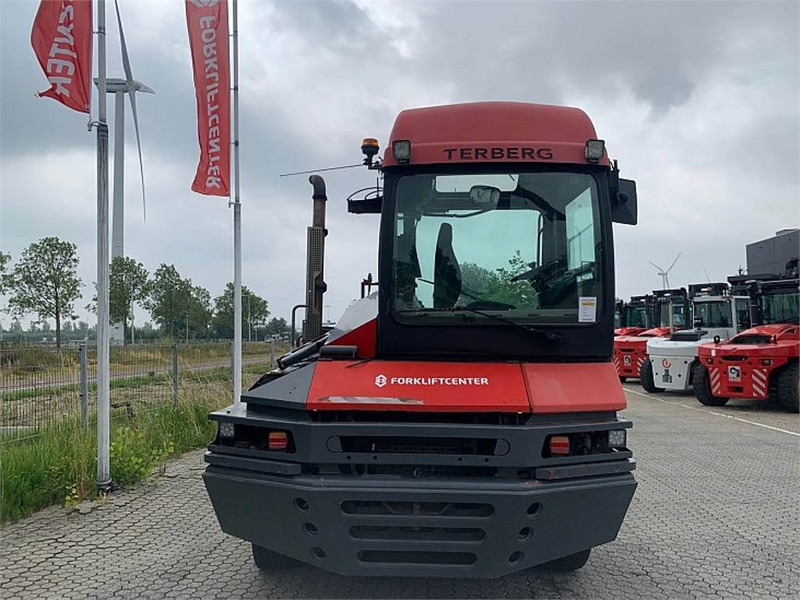 Terberg RT222 4x4 - 터미널 트랙터 : 사진 4 Terberg RT222 4x4 - 터미널 트랙터 : 사진 4