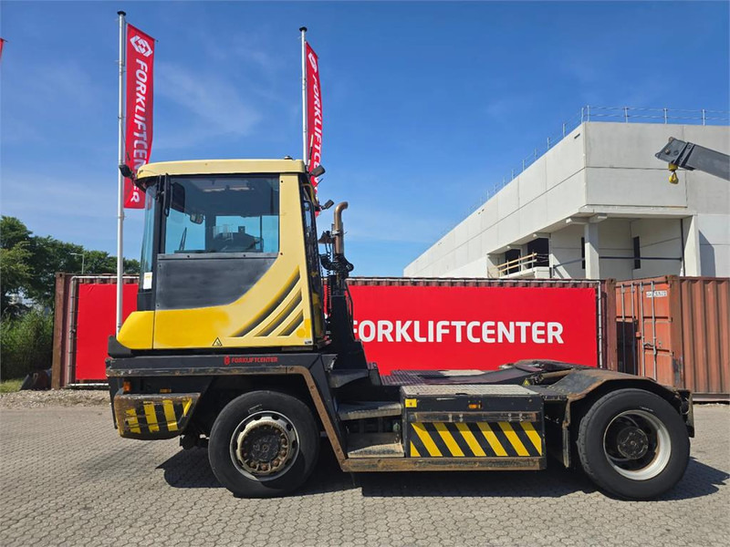 Terberg RT223 4x4 - 터미널 트랙터 : 사진 4 Terberg RT223 4x4 - 터미널 트랙터 : 사진 4