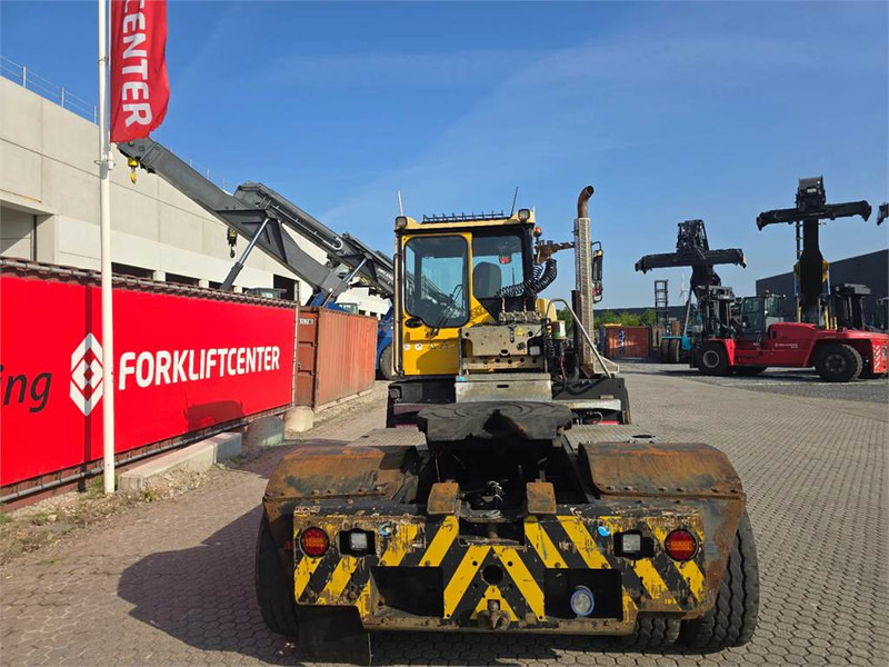 Terberg RT223 4x4 - 터미널 트랙터 : 사진 5 Terberg RT223 4x4 - 터미널 트랙터 : 사진 5