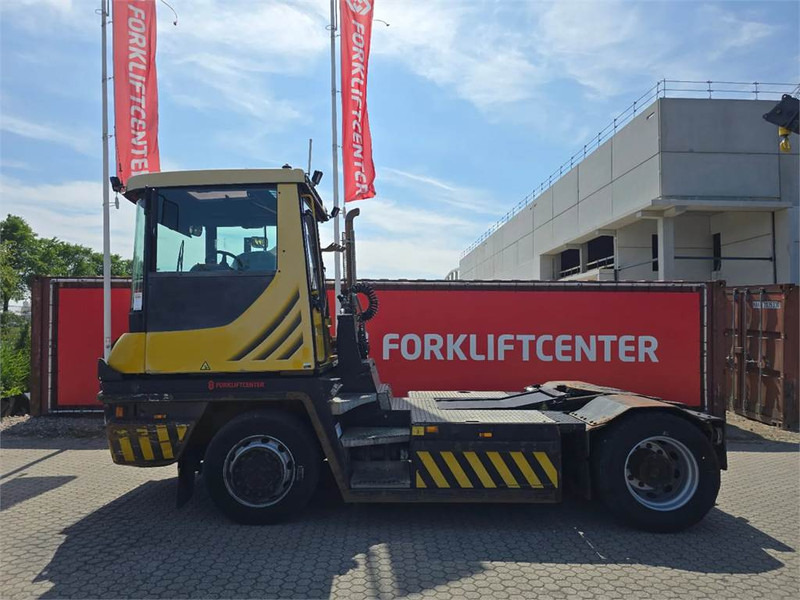 Terberg RT223 4x4 - 터미널 트랙터 : 사진 4 Terberg RT223 4x4 - 터미널 트랙터 : 사진 4