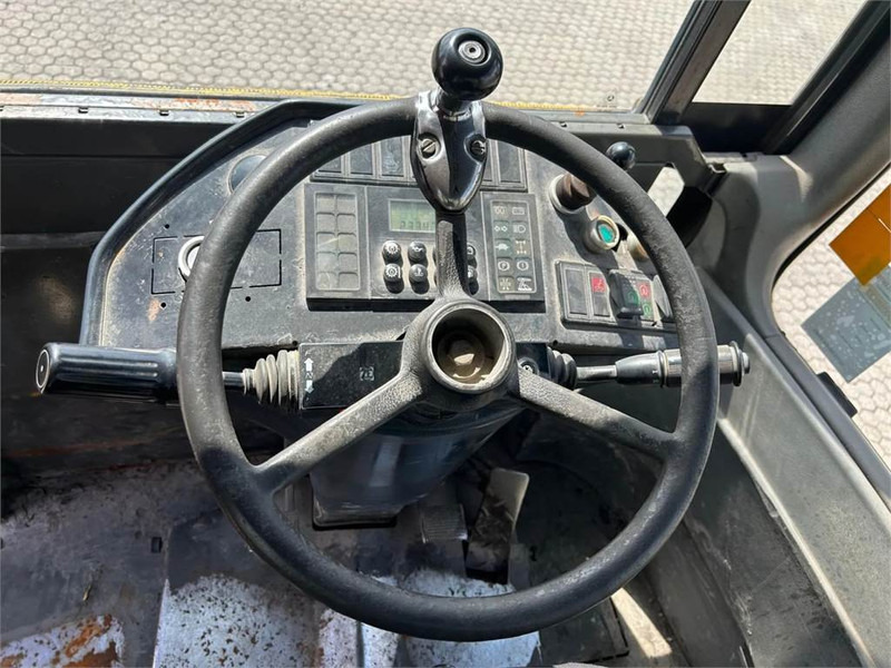 터미널 트랙터 Terberg RT282 4x4 : 사진 9