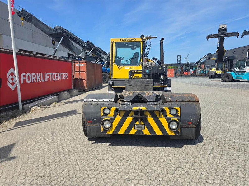 Terberg RT282 4x4 - 터미널 트랙터 : 사진 5 Terberg RT282 4x4 - 터미널 트랙터 : 사진 5