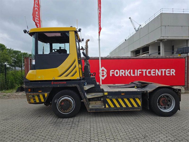 Terberg RT283 4x4 - 터미널 트랙터 : 사진 4 Terberg RT283 4x4 - 터미널 트랙터 : 사진 4