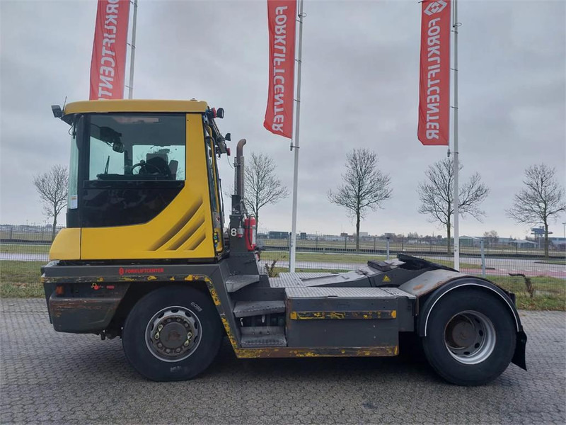 Terberg RT323 4x4 - 터미널 트랙터 : 사진 4 Terberg RT323 4x4 - 터미널 트랙터 : 사진 4