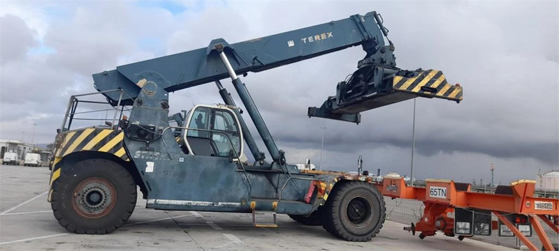 Terex TFC 45L - 리치 스태커 : 사진 4 Terex TFC 45L - 리치 스태커 : 사진 4