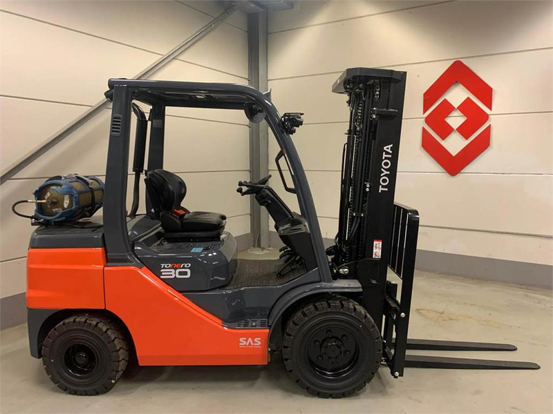 Toyota 02-8FGF30 - LPG 지게차 : 사진 1 Toyota 02-8FGF30 - LPG 지게차 : 사진 1