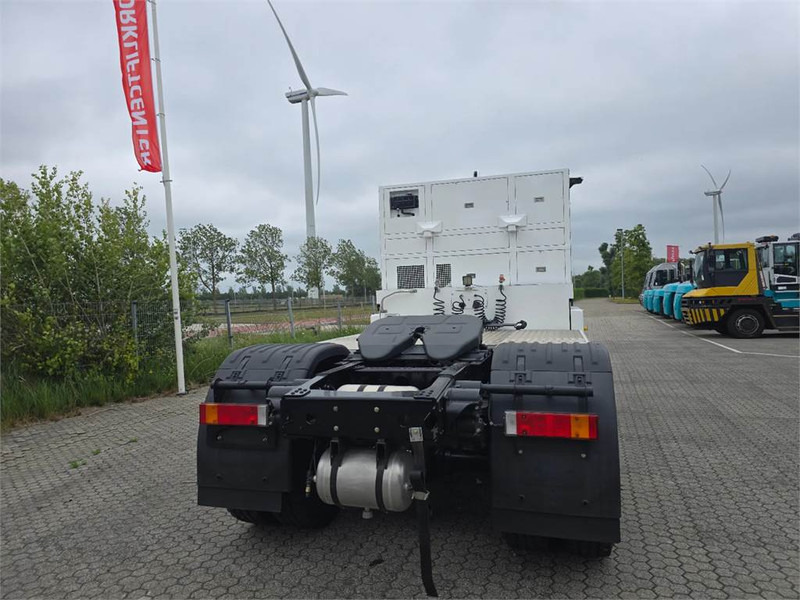 WESTWELL Autonomous Q-Truck Q084D - 터미널 트랙터 : 사진 5 WESTWELL Autonomous Q-Truck Q084D - 터미널 트랙터 : 사진 5