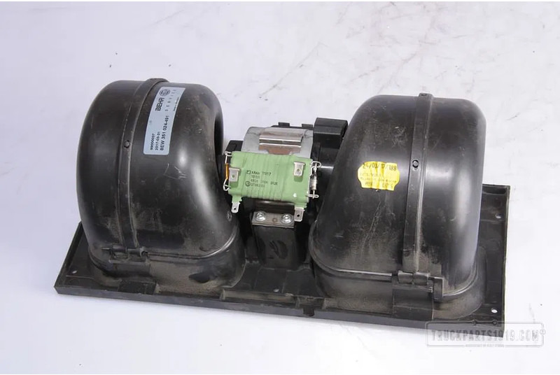 DAF 1672646 Kachel ventilator DAF XF - 난방/ 환기 트럭 용 : 사진 1 DAF 1672646 Kachel ventilator DAF XF - 난방/ 환기 트럭 용 : 사진 1