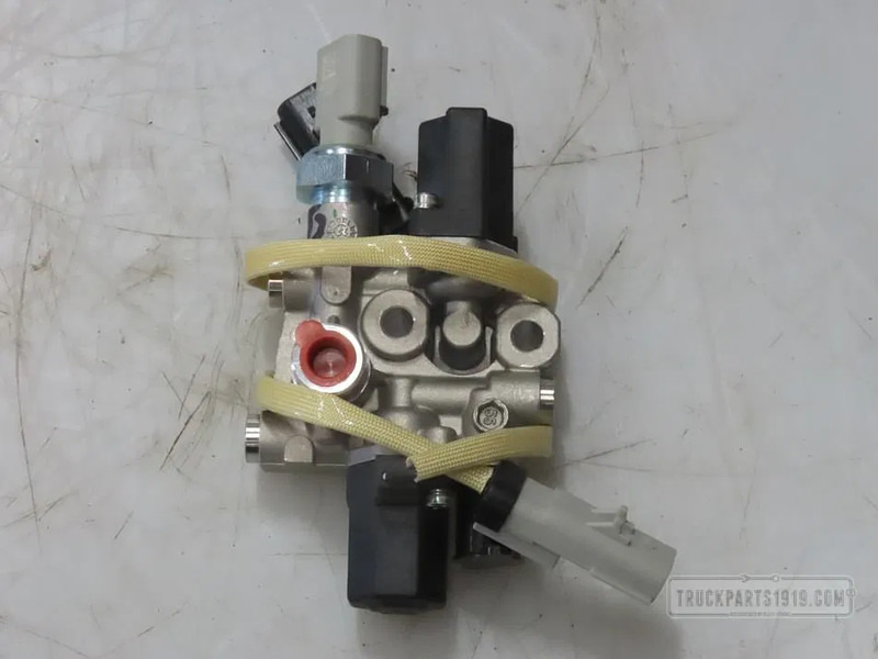 DAF 1888418 Brandstof Inname Module - 연료 펌프 트럭 용 : 사진 1 DAF 1888418 Brandstof Inname Module - 연료 펌프 트럭 용 : 사진 1