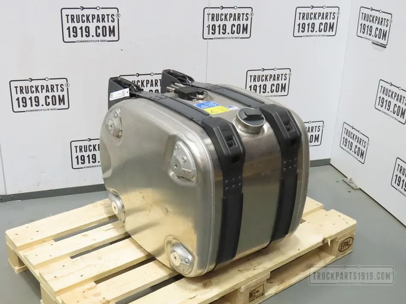 Scania 2713474 Brandstoftank + steunen 165L - 연료 탱크 트럭 용 : 사진 1 Scania 2713474 Brandstoftank + steunen 165L - 연료 탱크 트럭 용 : 사진 1