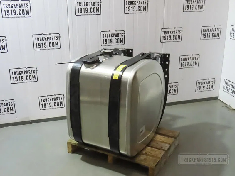 Volvo 21516442 Brandstoftank + steunen 240L - 연료 탱크 트럭 용 : 사진 1 Volvo 21516442 Brandstoftank + steunen 240L - 연료 탱크 트럭 용 : 사진 1