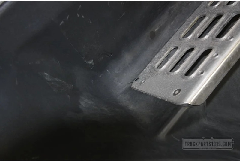 Volvo Body & Chassis Parts Instapbak Volvo FH RH. - 걸음 트럭 용 : 사진 3 Volvo Body & Chassis Parts Instapbak Volvo FH RH. - 걸음 트럭 용 : 사진 3