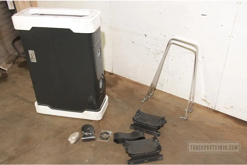 ZF NSOF0135086RC00 Hydr. tank achter cab 135 Ltr - 유압 트럭 용 : 사진 3 ZF NSOF0135086RC00 Hydr. tank achter cab 135 Ltr - 유압 트럭 용 : 사진 3