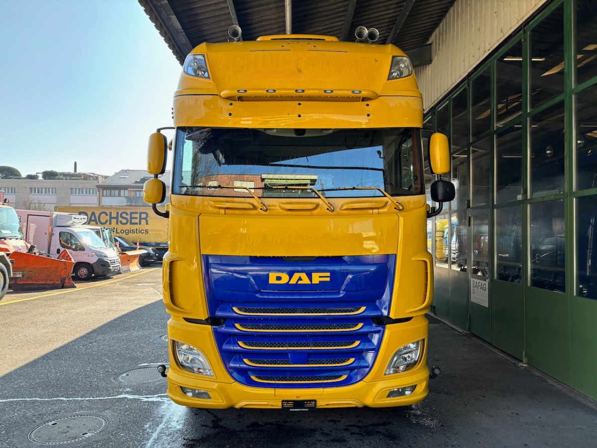 DAF FAN XF 530 LTD - 커튼사이더 트럭 : 사진 3 DAF FAN XF 530 LTD - 커튼사이더 트럭 : 사진 3